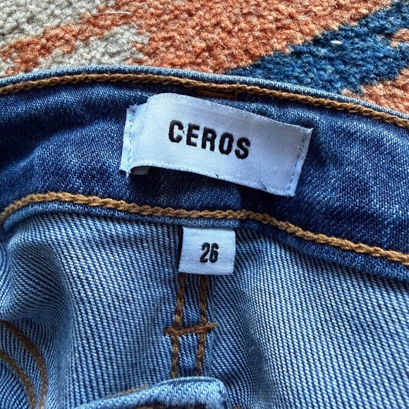 Stylish Blue Flare Jeans for Women - Picture 3 of 7